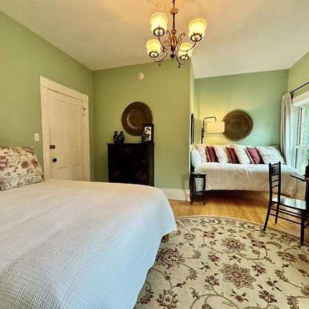 The Edwards Waterhouse Inn Fredonia Esterno foto