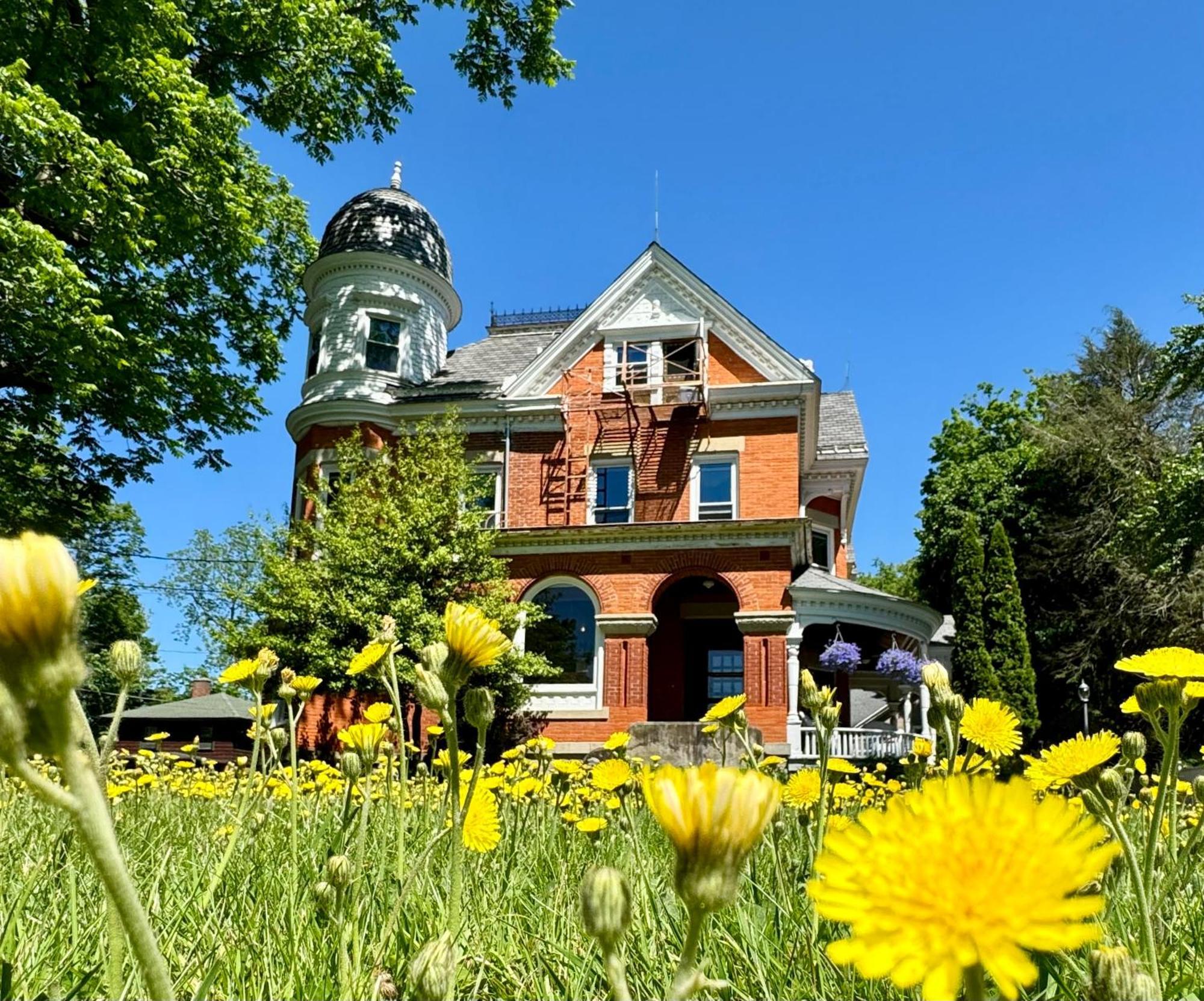 The Edwards Waterhouse Inn Fredonia Esterno foto