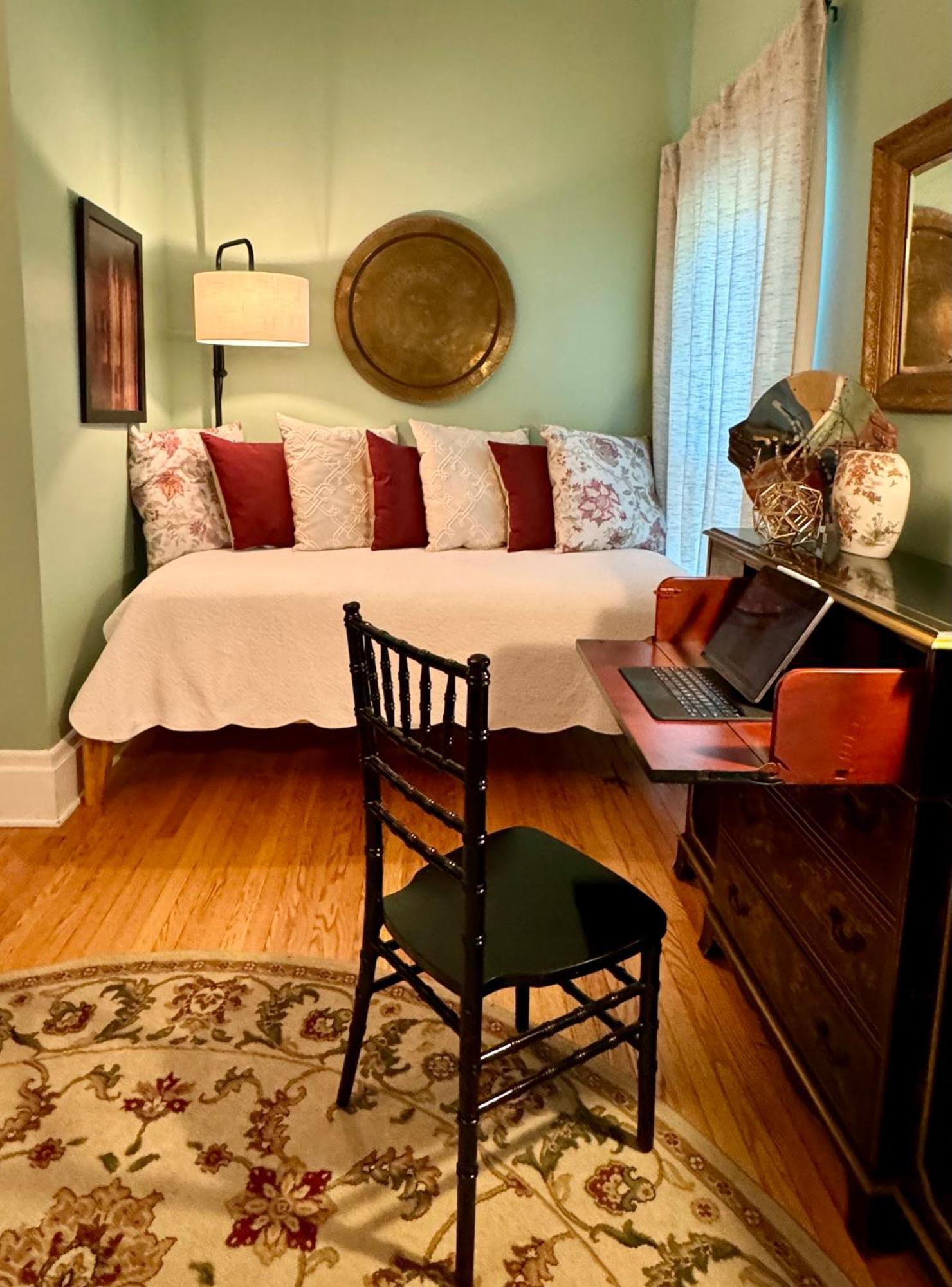 The Edwards Waterhouse Inn Fredonia Esterno foto