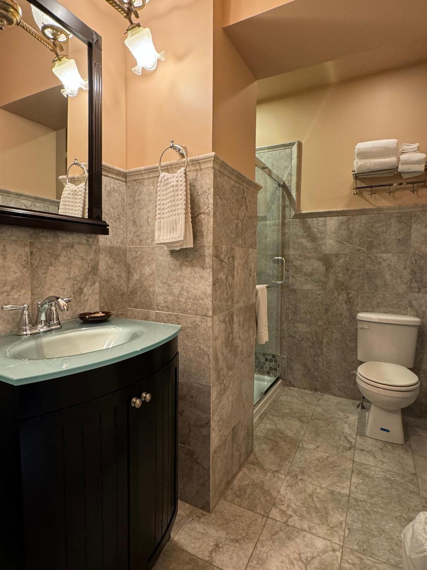 The Edwards Waterhouse Inn Fredonia Esterno foto